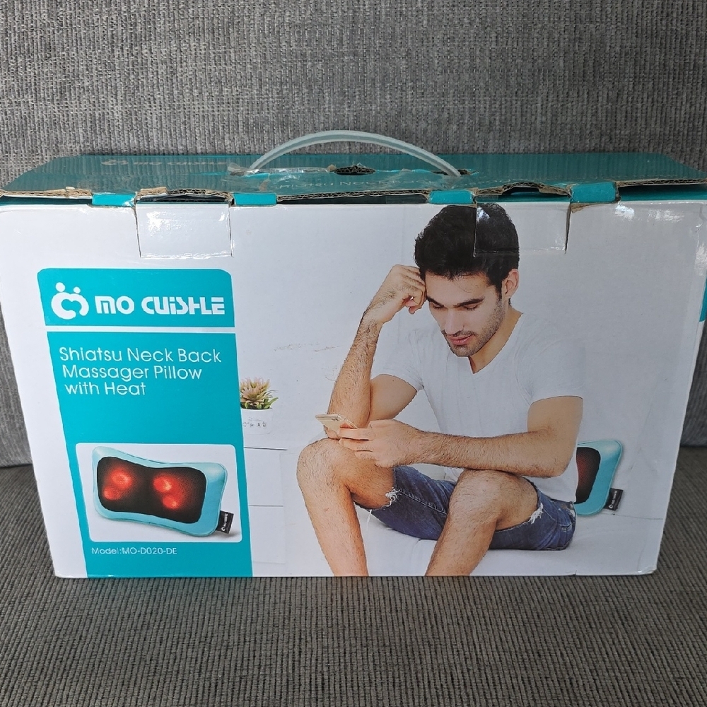 Mo Cuishle Shiatsu Neck Back Massager Pillow with Heat, New In Box